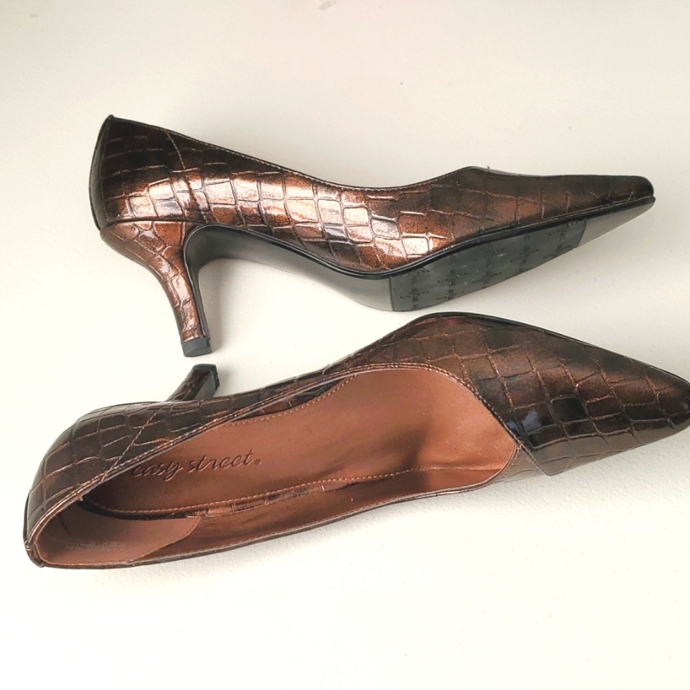 Easy street Heeled shoes size 9 Excellent condition